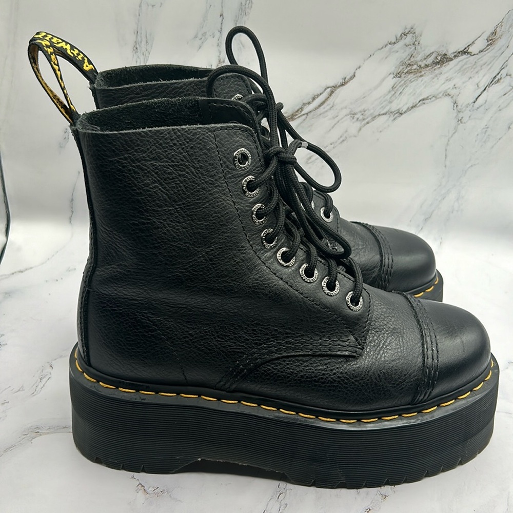 Doc Martens Sinclair Max Boots Platform Black Leather Size 8 Combat Boots